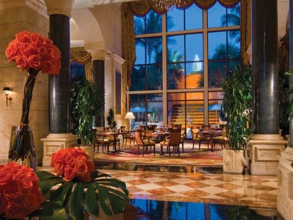 000629 02 lobby